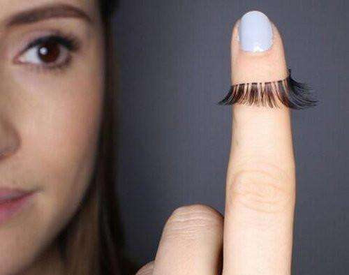 how to apply false mink eyelashes